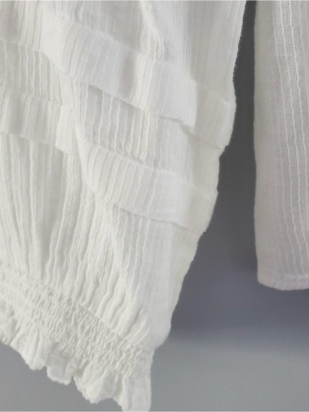 Faherty White Ruffle V-Neck Button-Front Blouse - Picture 4 of 6